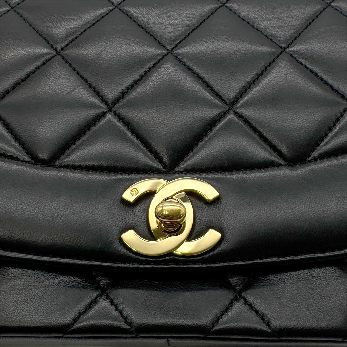 CHANEL VINTAGE DIANA MEDIUM CHAIN SHOULDER BAG BLACK LAMB SKIN 90281240