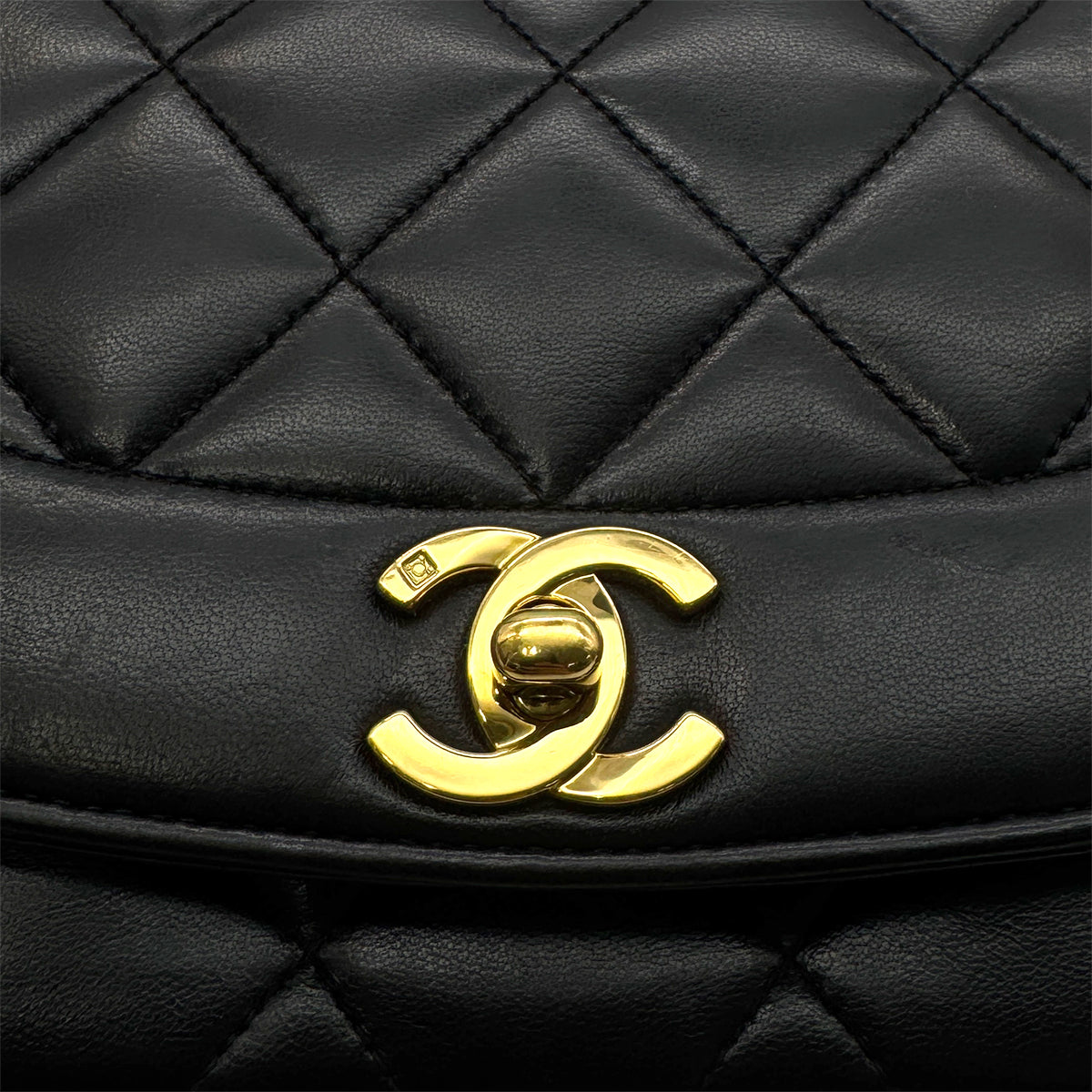 CHANEL VINTAGE DIANA MEDIUM CHAIN SHOULDER BAG BLACK LAMB SKIN 90281258