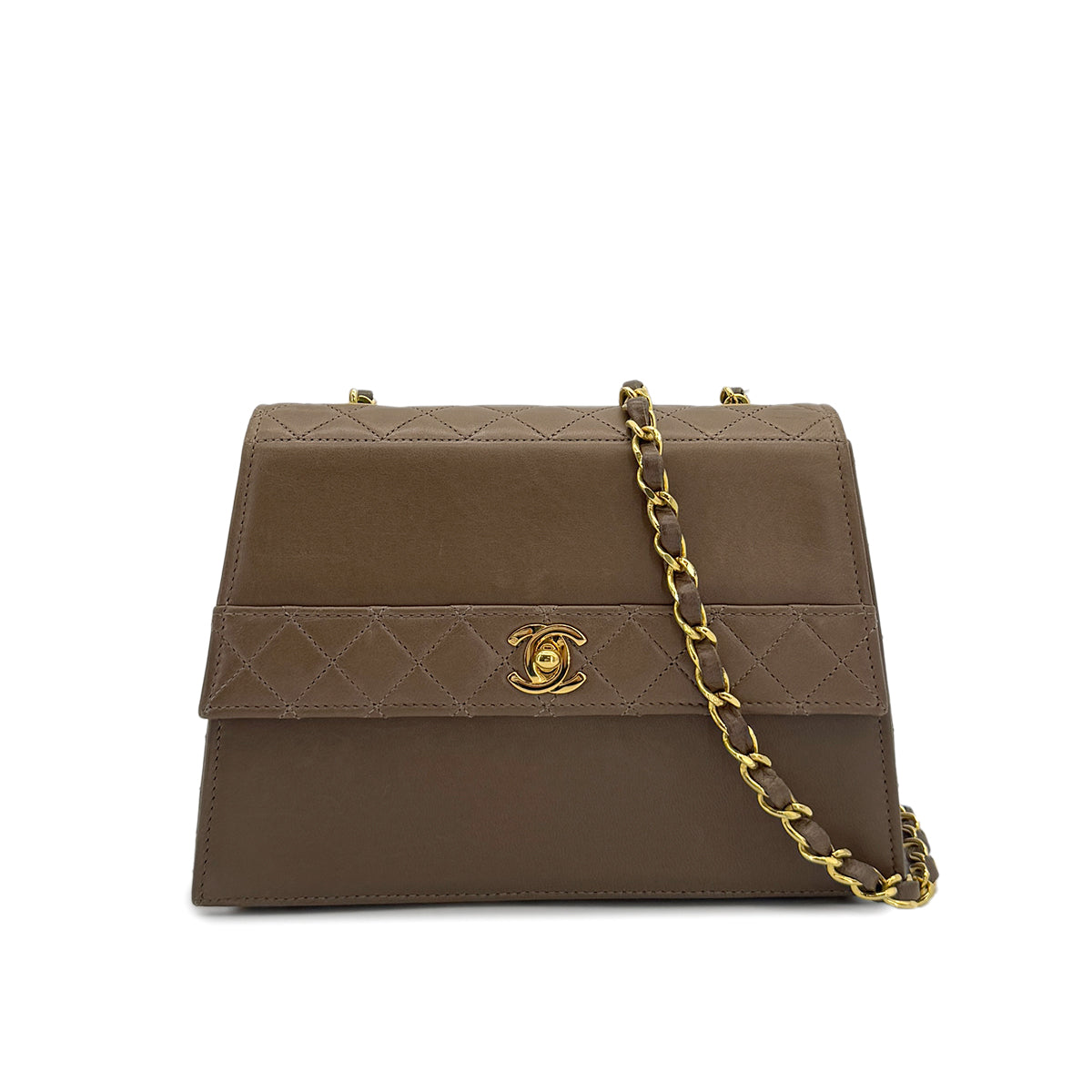 CHANEL VINTAGE MATELASSE TRAPEZOID CHAIN SHOULDER BAG BEIGE LAMB SKIN 90282049