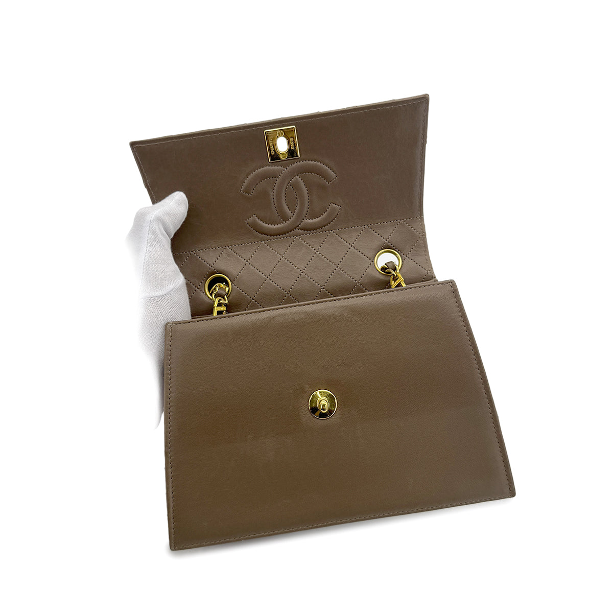 CHANEL VINTAGE MATELASSE TRAPEZOID CHAIN SHOULDER BAG BEIGE LAMB SKIN 90282049