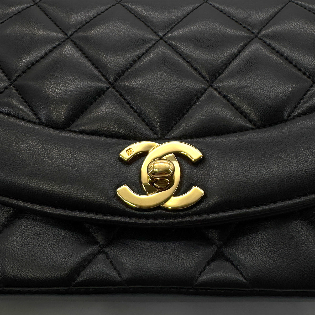 CHANEL VINTAGE DIANA SMALL CHAIN SHOULDER BAG BLACK LAMB SKIN 90282057