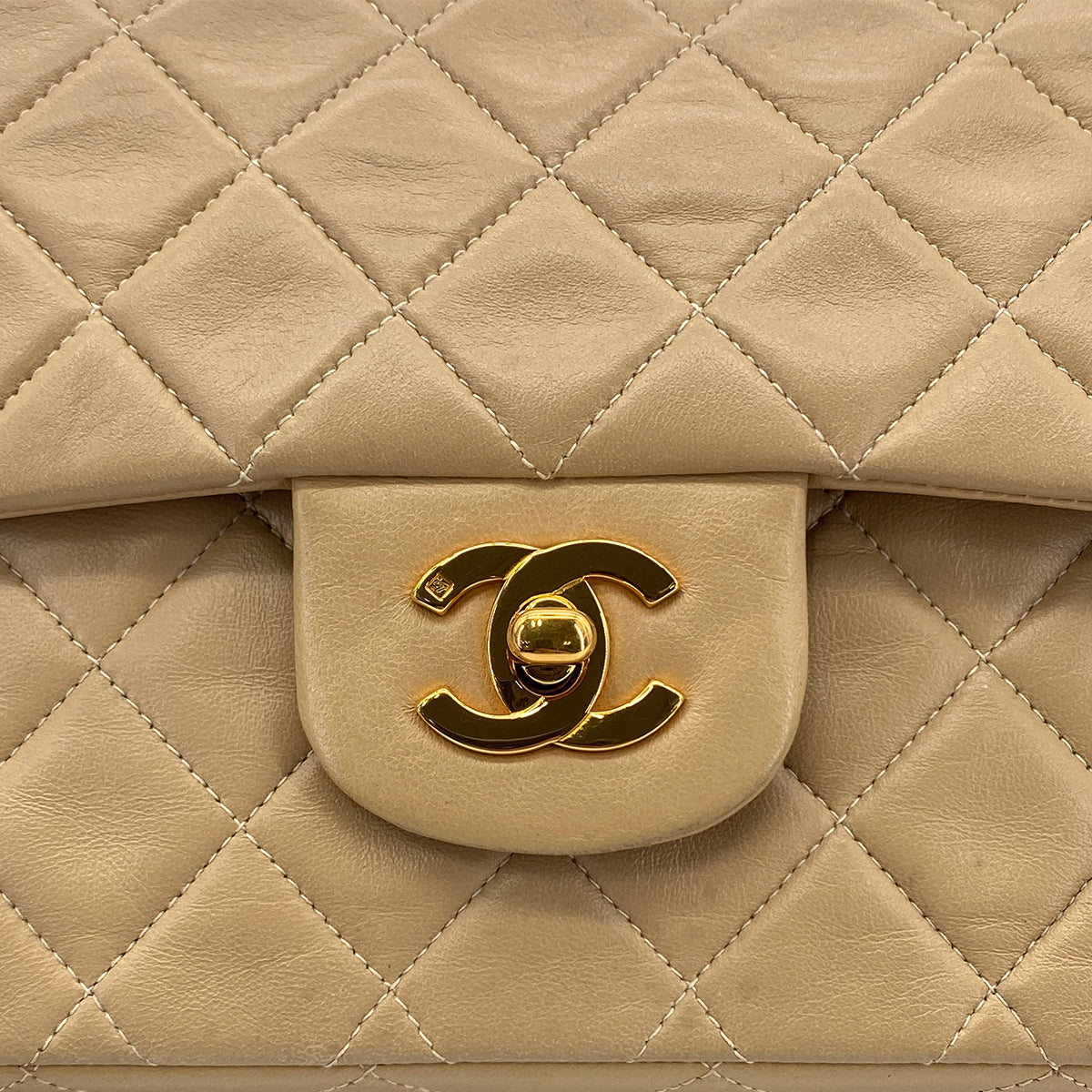 CHANEL VINTAGE CLASSIC FLAP MEDIUM CHAIN SHOULDER BAG BEIGE LAMB SKIN 90282740