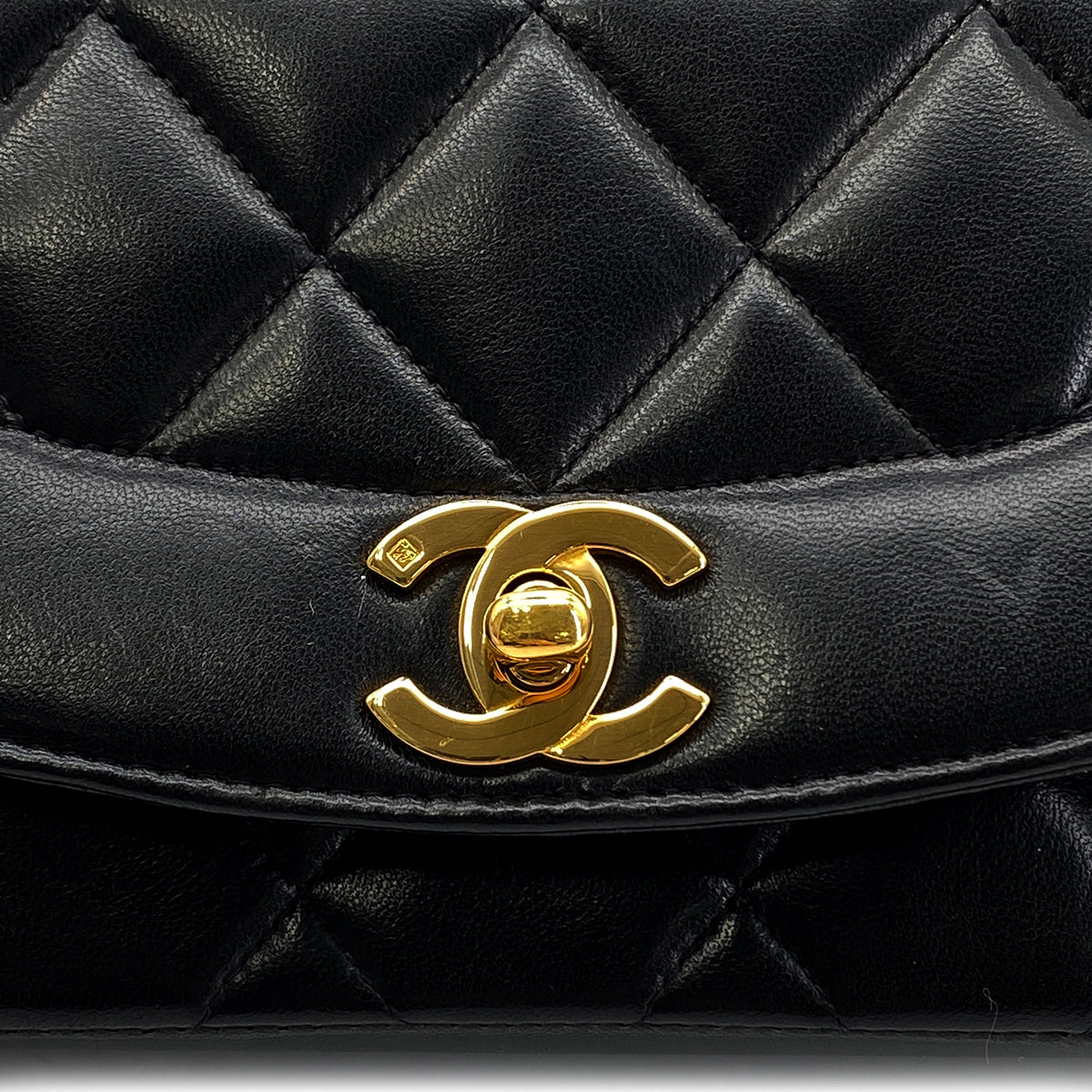 CHANEL VINTAGE DIANA SMALL CHAIN SHOULDER BAG BLACK LAMB SKIN 90283123