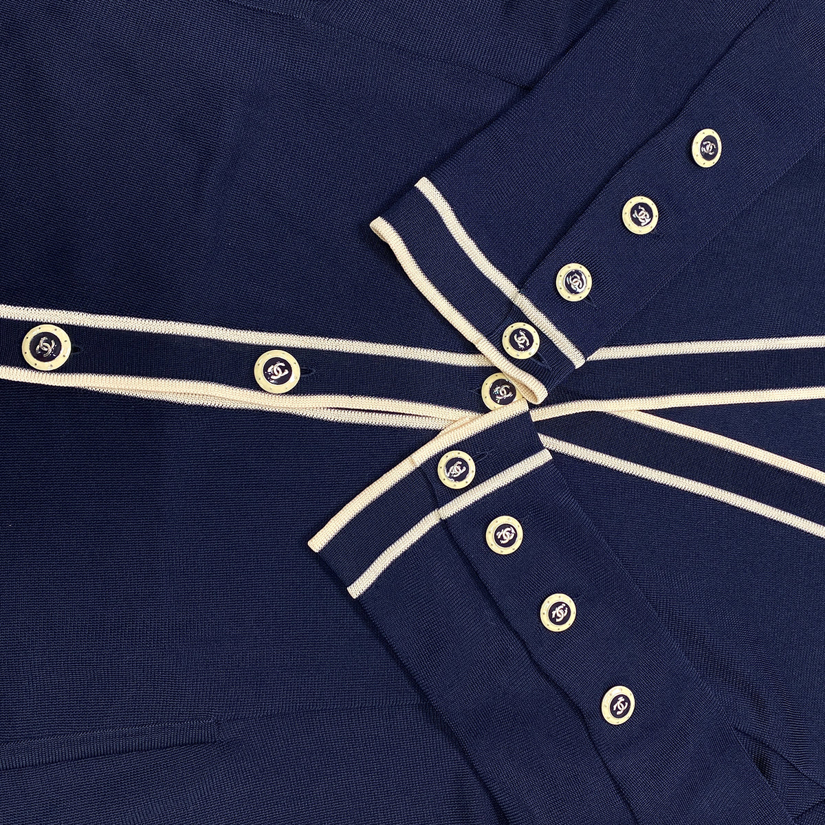 CHANEL VINTAGE COCO BUTTON CARDIGAN V-NECK SLEEVELESS KNIT SET NAVY RAYON 36 P47 RTW 90283149