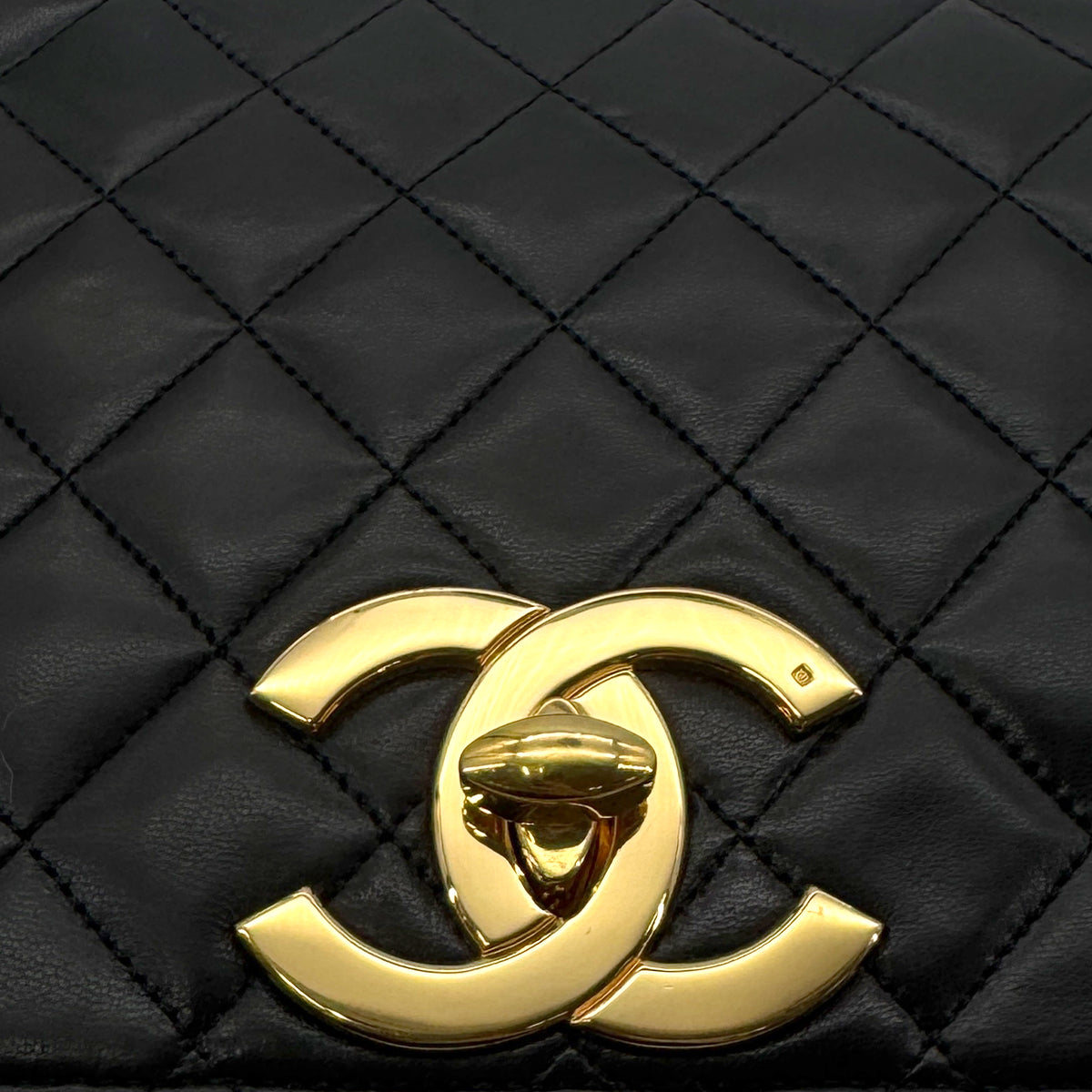 CHANEL VINTAGE MATELASSE BIG COCO CHAIN SHOULDER BAG BLACK LAMB SKIN 90283621