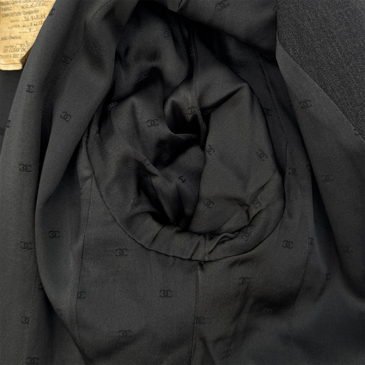 CHANEL VINTAGE COCO BUTTON JACKET SKIRT SET GRAY RED WOOL 40 94A RTW 90283647