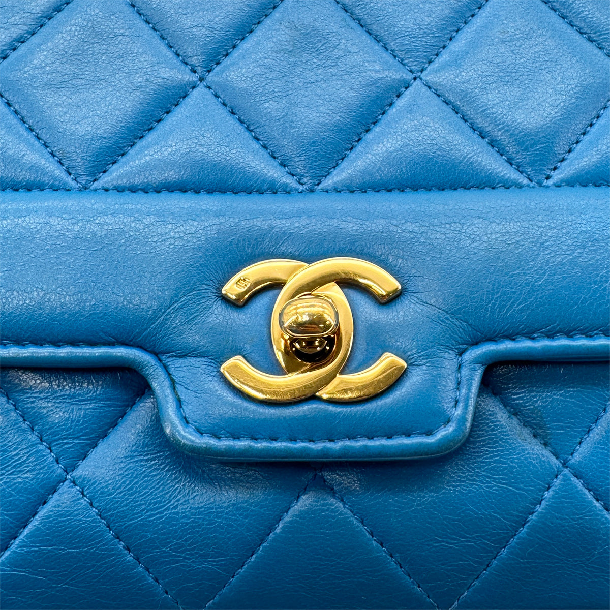 CHANEL VINTAGE MATELASSE SMALL CHAIN SHOULDER BAG BLUE LAMB SKIN 90284154