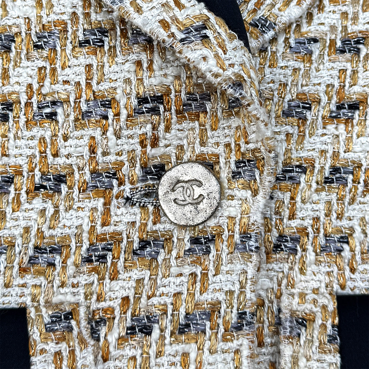 CHANEL TWEED JACKET SKIRT SET COCO BUTTON BEIGE WHITE VISCOSE 34 06P RTW 90284579