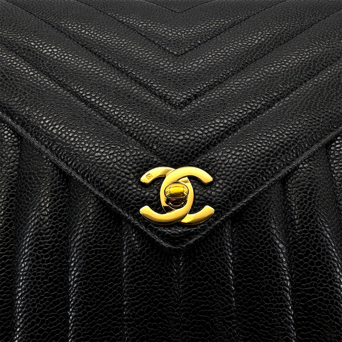CHANEL VINTAGE V STITCH BLACK CHAIN SHOULDER BAG CAVIAR SKIN 90284876