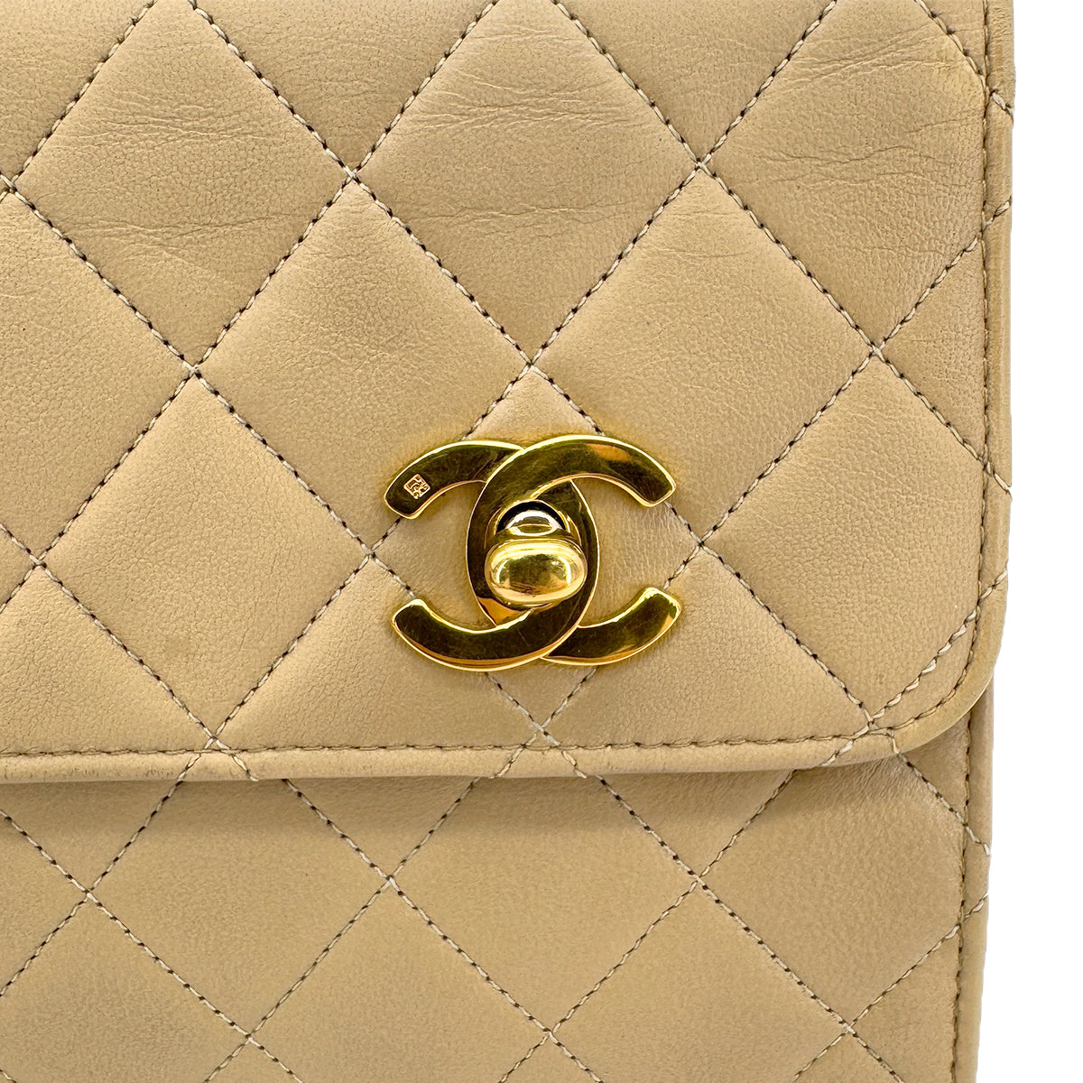 CHANEL VINTAGE DOUBLE TURN LOCK MATELASSE CHAIN SHOULDER HAND BAG BEIGE LAMB SKIN 90284883