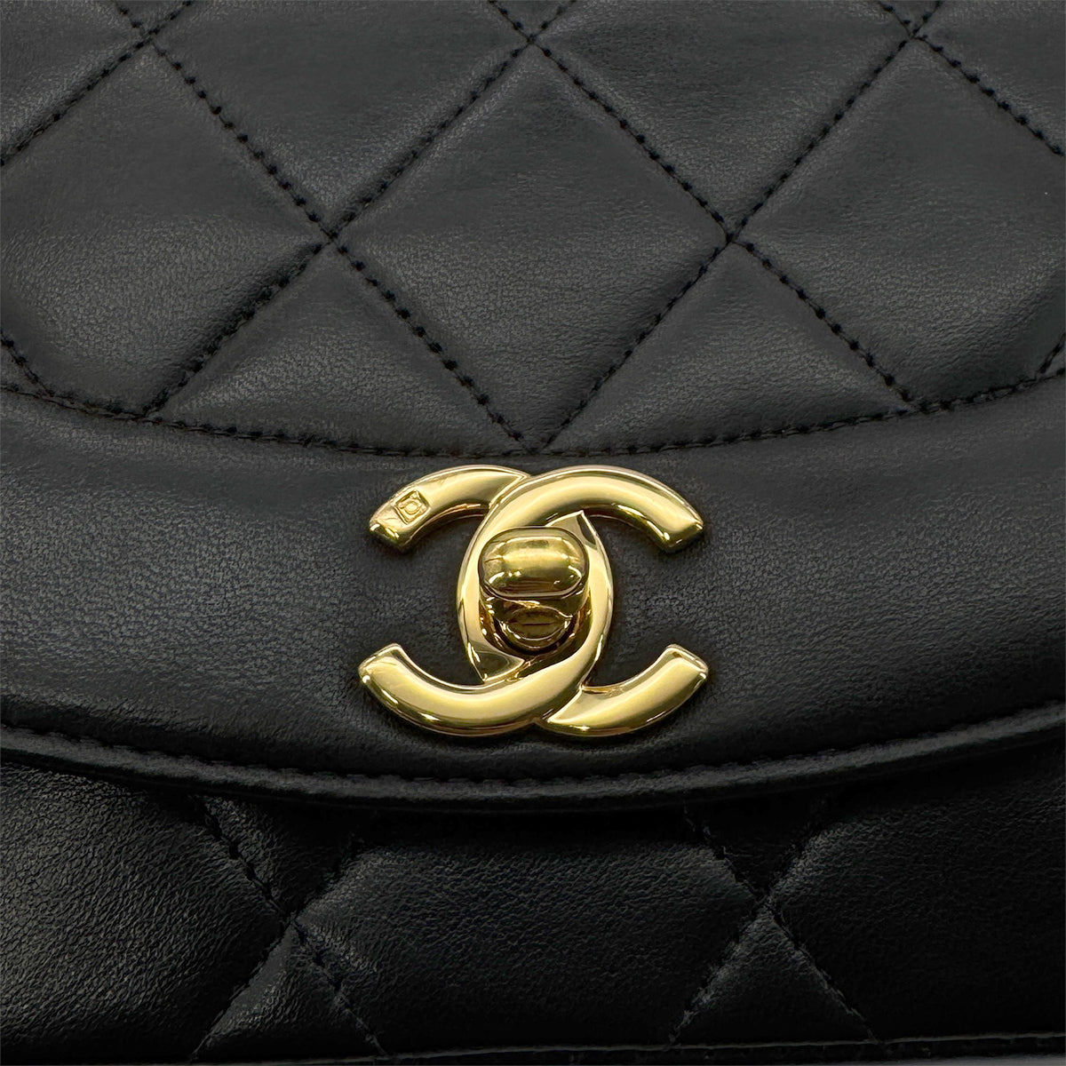 CHANEL VINTAGE DIANA SMALL CHAIN SHOULDER BAG BLACK LAMB SKIN 90284886