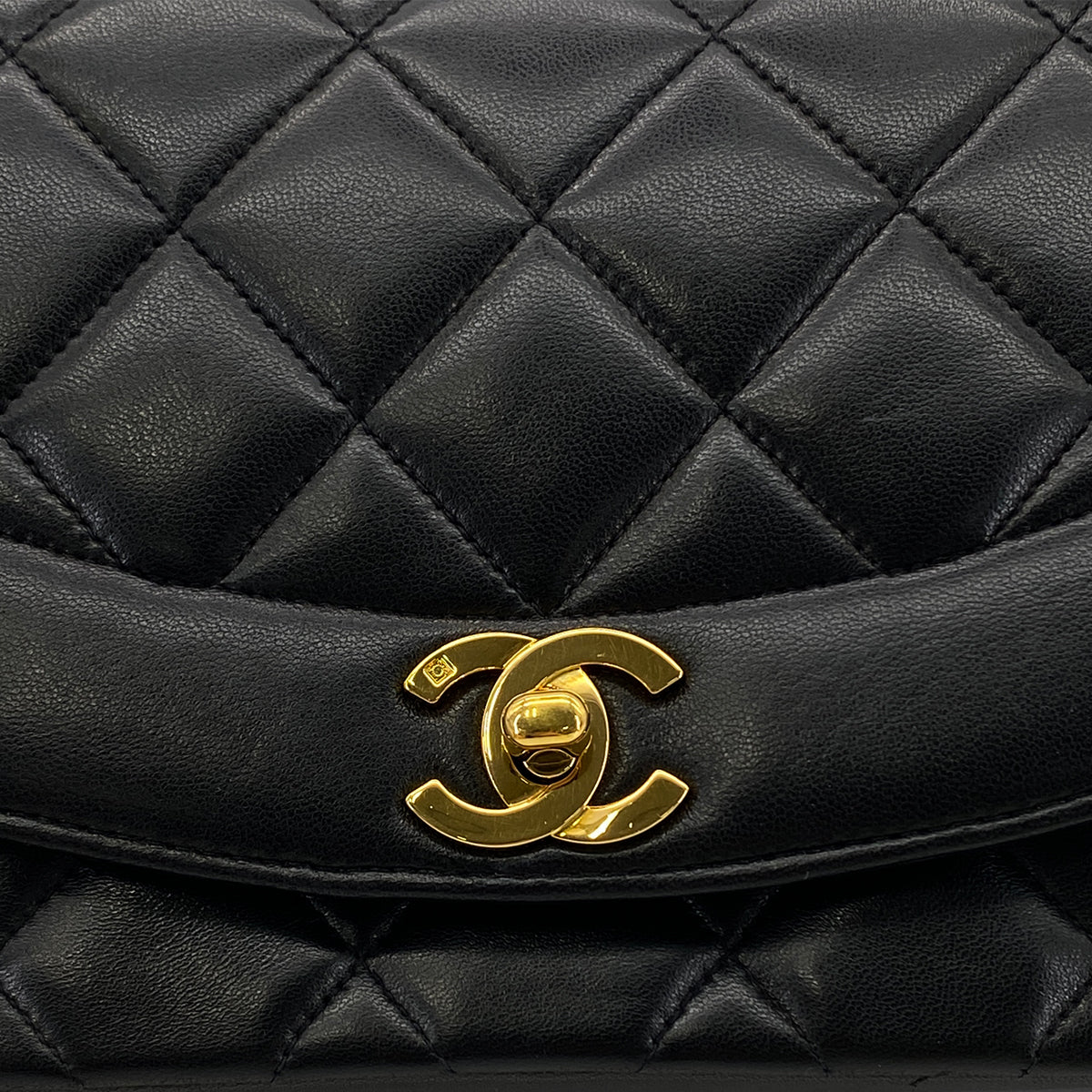 CHANEL VINTAGE DIANA SMALL CHAIN SHOULDER BAG BLACK LAMB SKIN 90285120