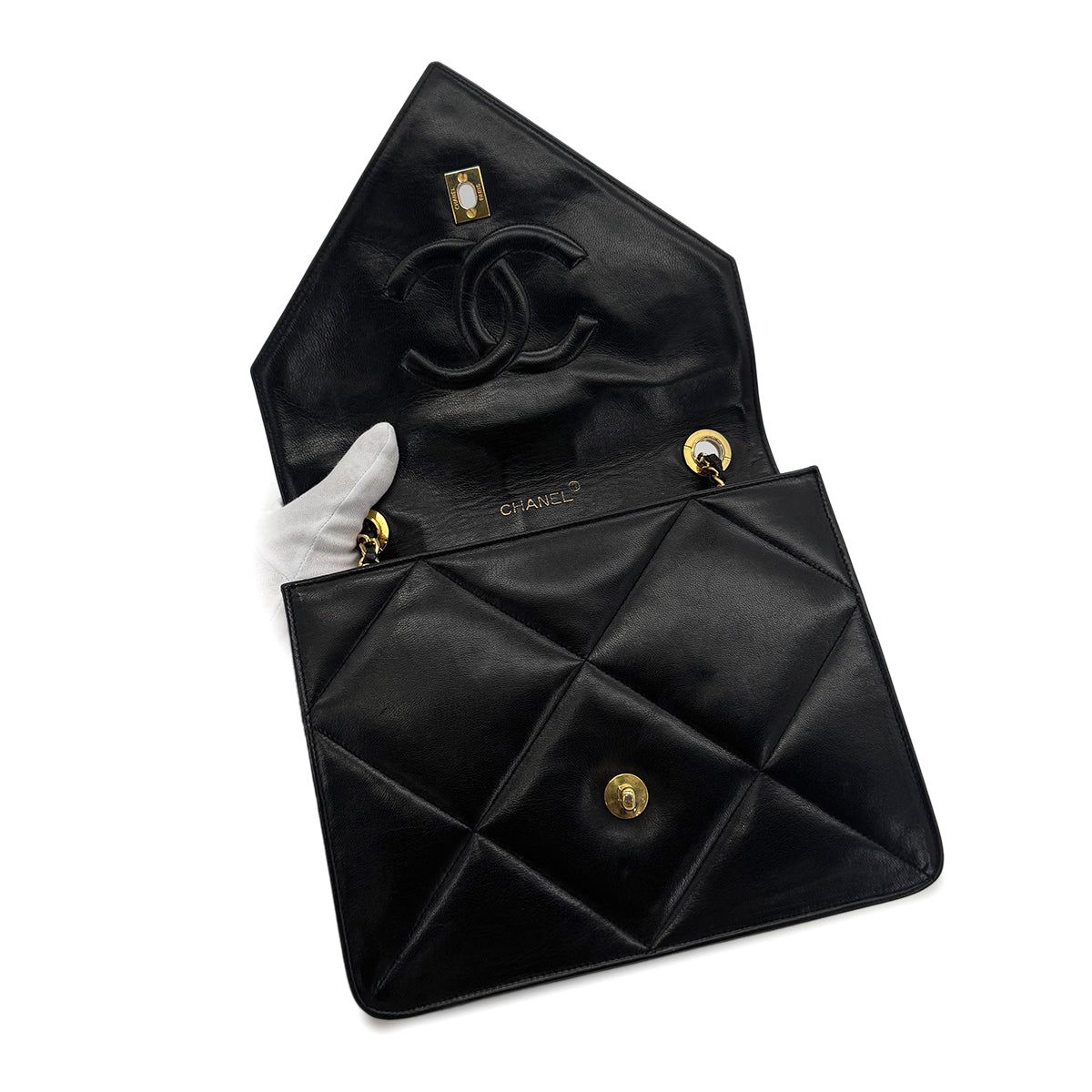 CHANEL VINTAGE MATELASSE TURNLOCK CHAIN SHOULDER BAG BLACK LAMB SKIN 90285151