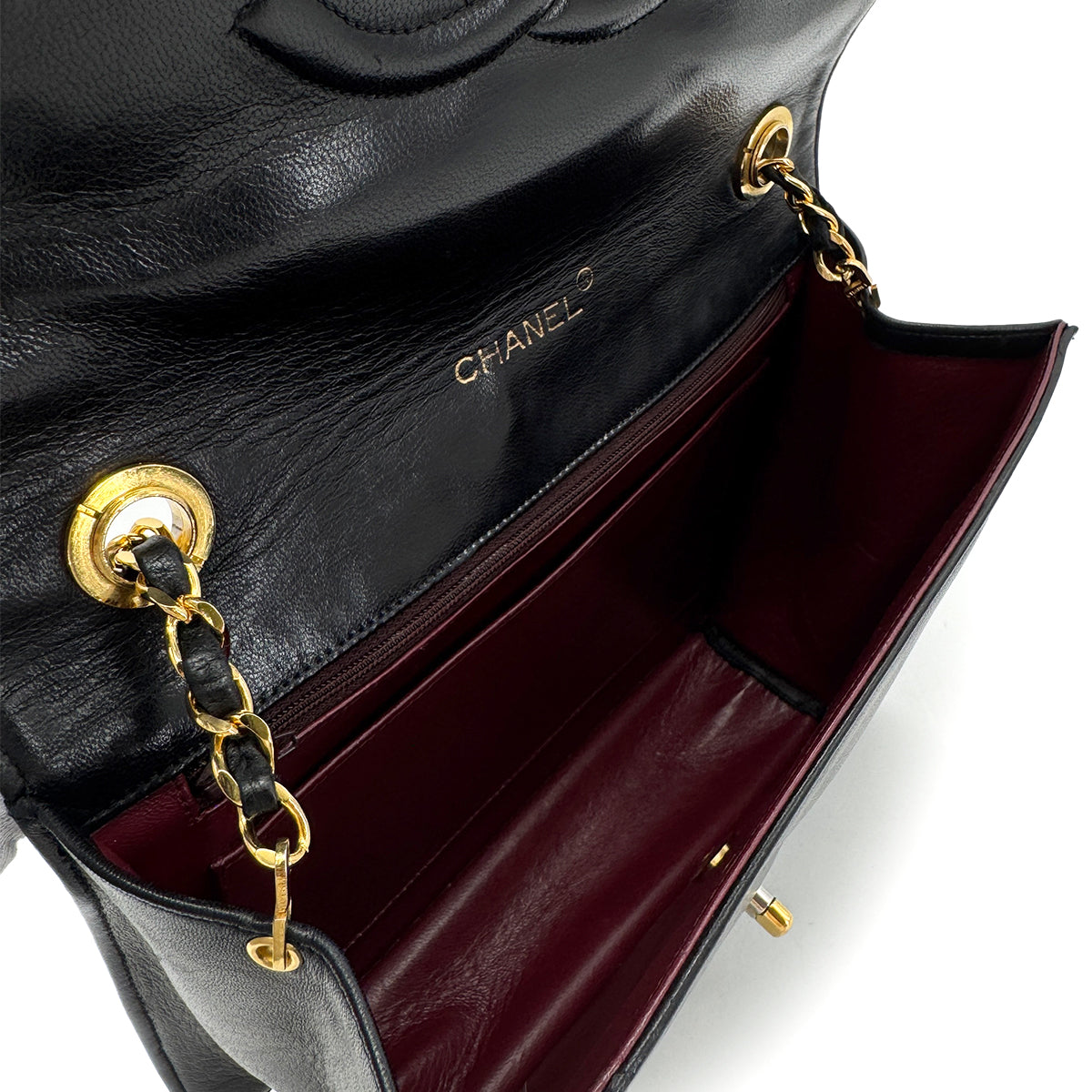 CHANEL VINTAGE MATELASSE TURNLOCK CHAIN SHOULDER BAG BLACK LAMB SKIN 90285151