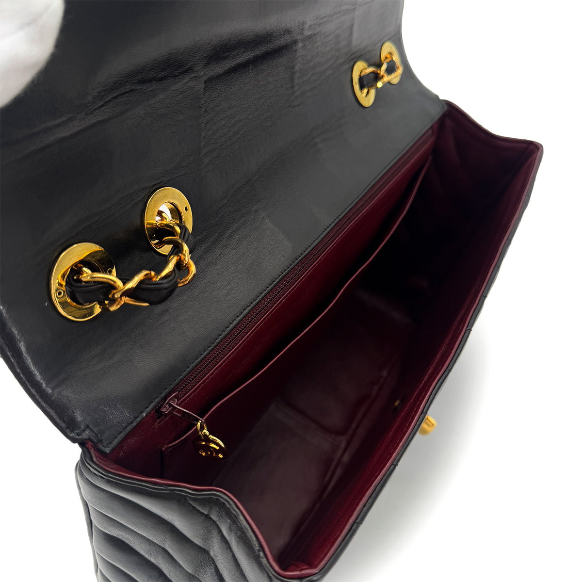 CHANEL VINTAGE CHEVRON CHAIN SHOULDER BAG BLACK LAMB SKIN 90286581