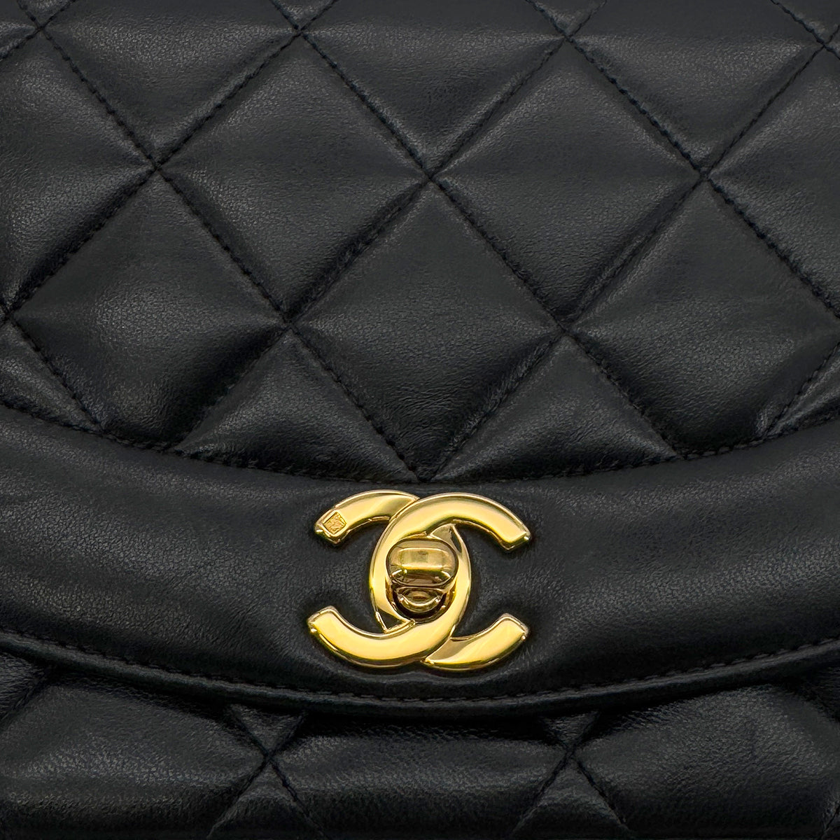 CHANEL VINTAGE DIANA SMALL CHAIN SHOULDER BAG BLACK LAMB SKIN 90286602
