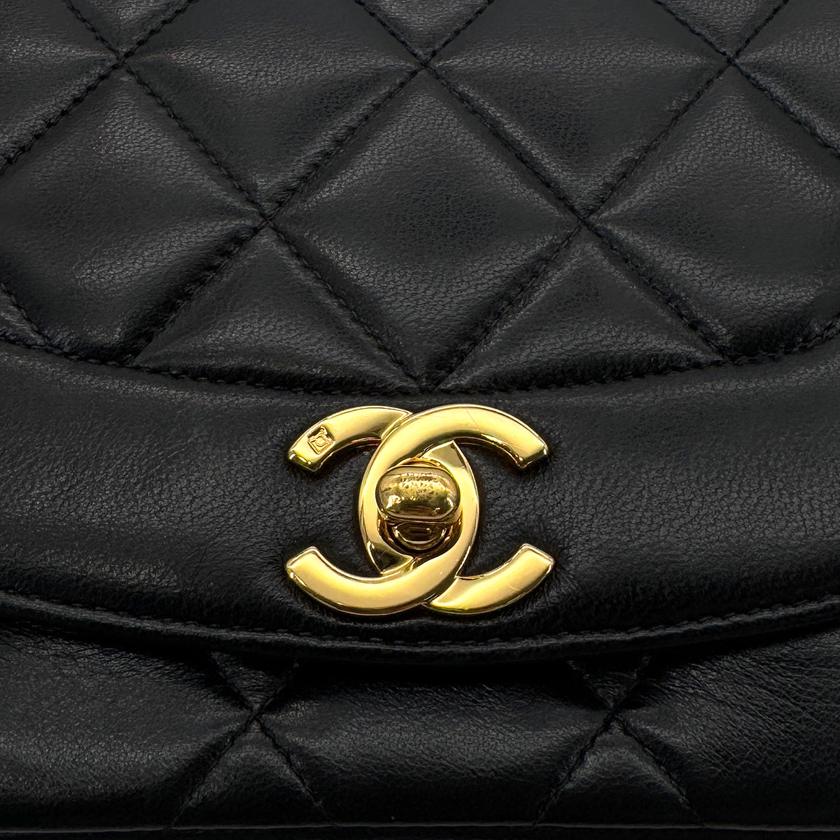 CHANEL VINTAGE DIANA SMALL CHAIN SHOULDER BAG BLACK LAMB SKIN 90286626