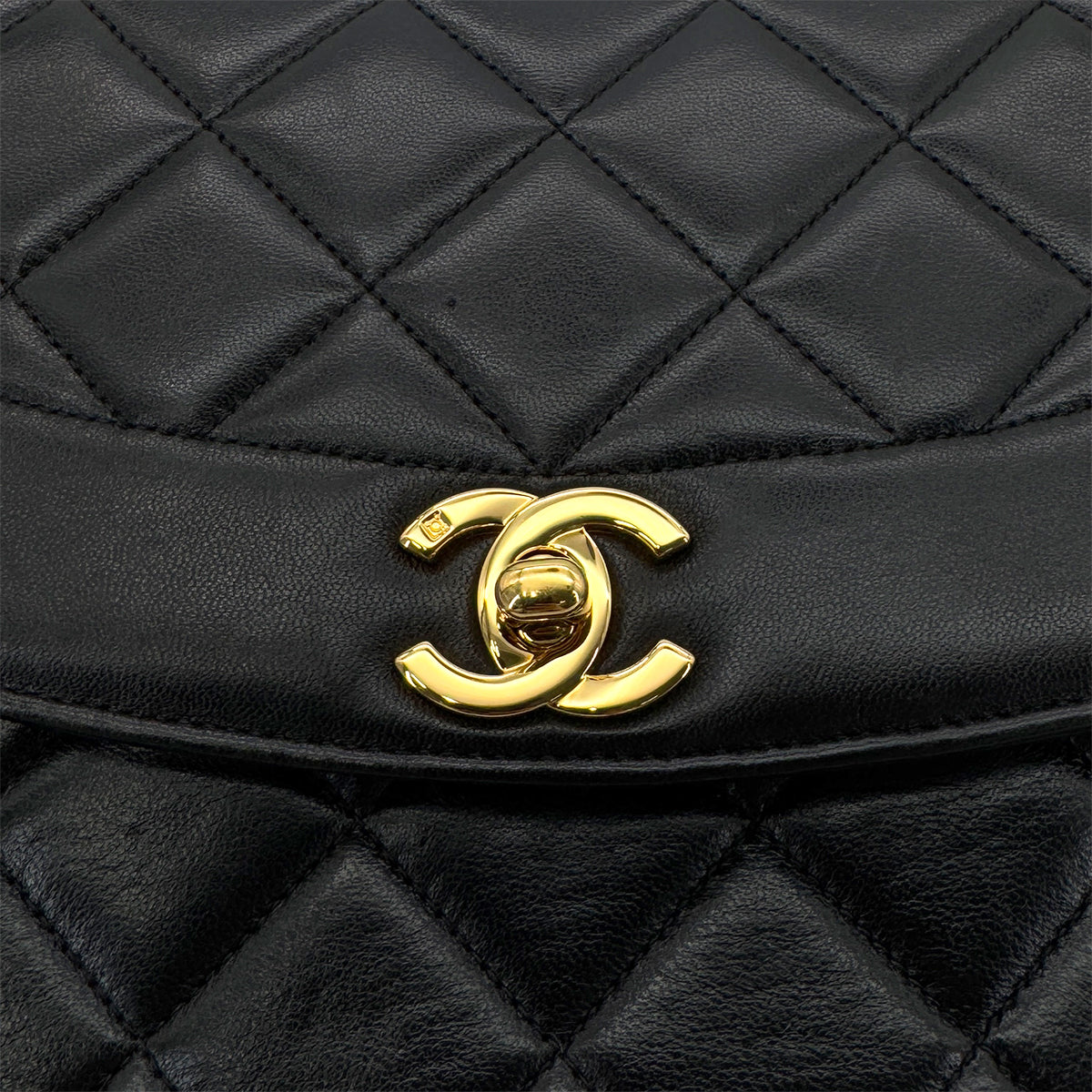 CHANEL VINTAGE MATELASSE CHAIN SHOULDER BAG BLACK LAMB SKIN 90286874