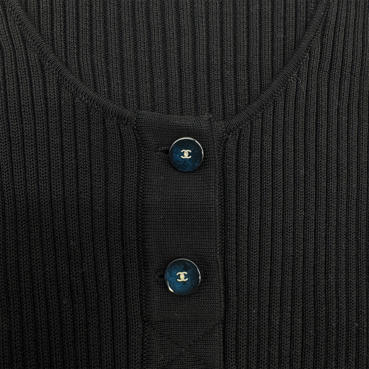 CHANEL VINTAGE COCO BUTTON SLEEVELESS RIB KNIT TOPS BLACK COTTON 36 99P RTW 90286923