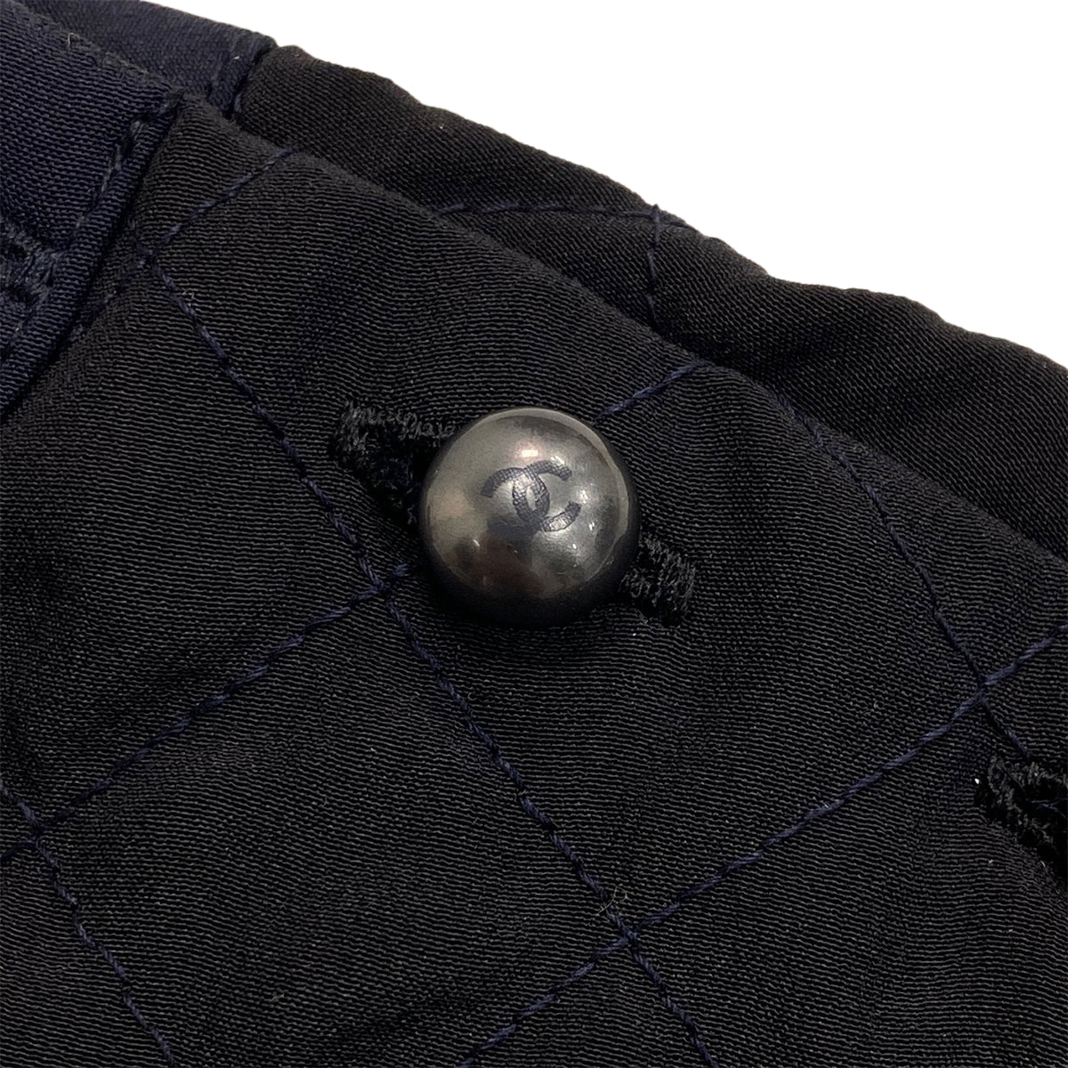 CHANEL MATELASSE COCO BUTTON T-SHIRT BLACK NAVY 40 P52 RTW 90288053