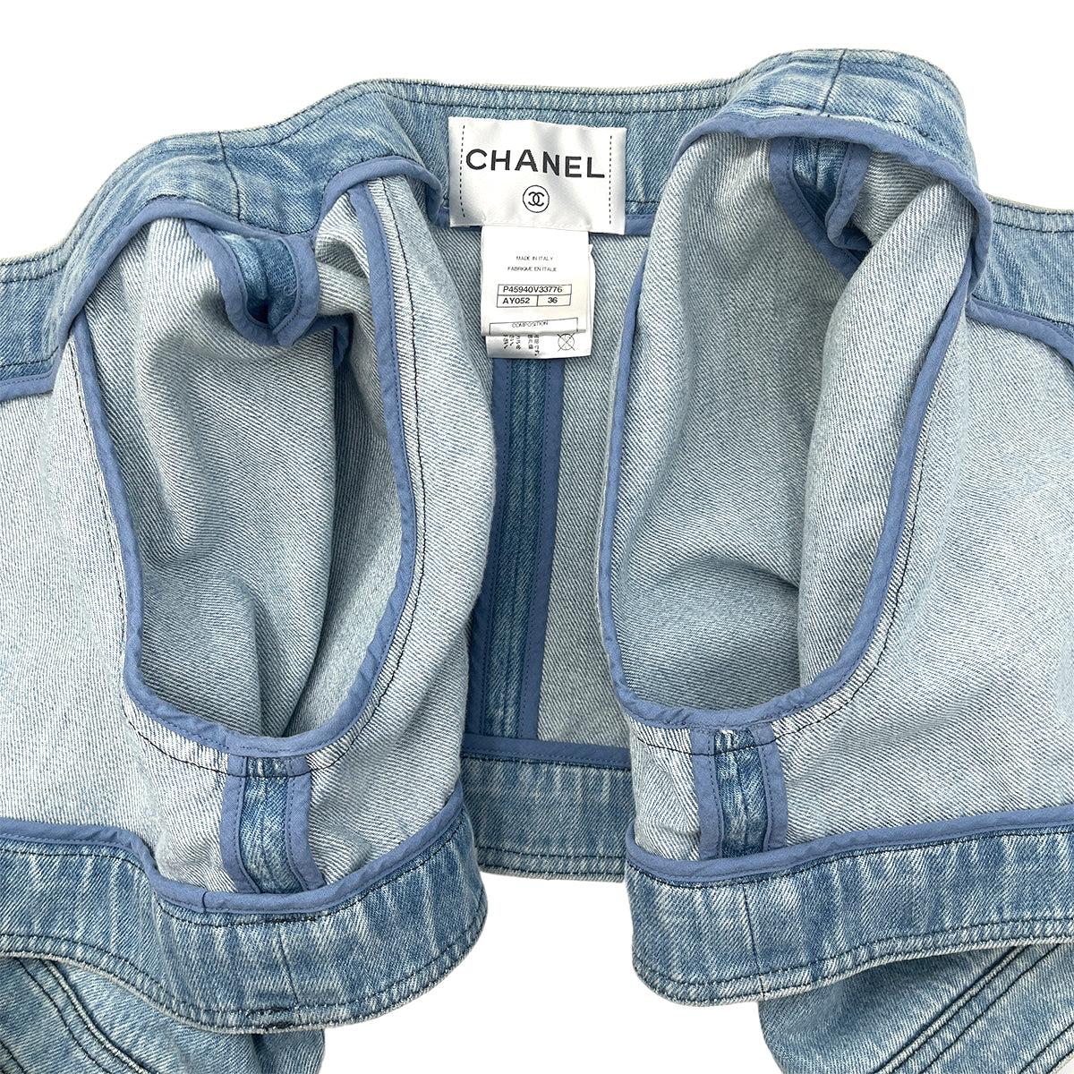 CHANEL COCO FAKE PEARL BUTTON DENIM SHORT JACKET BLUE COTTON 36 P45 RTW 90288505
