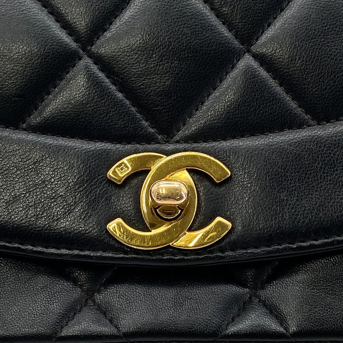 CHANEL VINTAGE DIANA SMALL CHAIN SHOULDER BAG BLACK LAMB SKIN 90288975