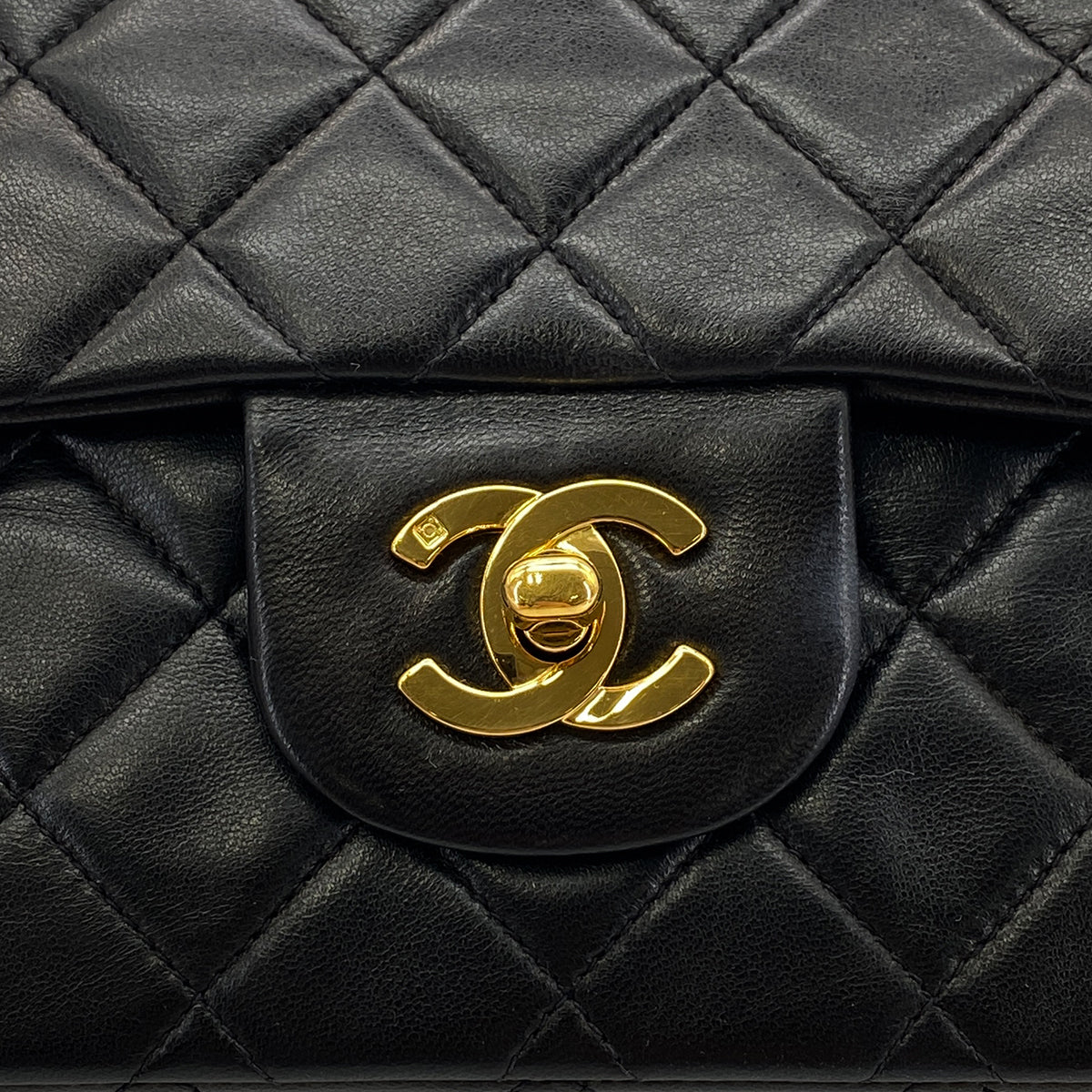 CHANEL VINTAGE CLASSIC FLAP SMALL CHAIN SHOULDER BAG BLACK LAMB SKIN 90289012