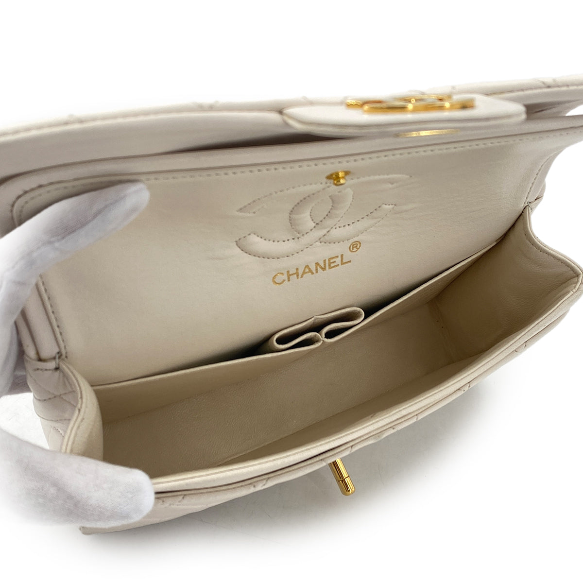 CHANEL VINTAGE CLASSIC FLAP SMALL CHAIN SHOULDER BAG WHITE LAMB SKIN 90289353