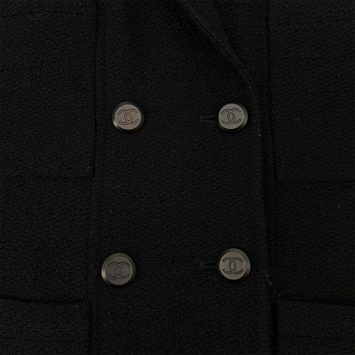 CHANEL BOUTIQUE VINTAGE COCO BUTTON JACKET SKIRT SET BLACK WOOL 42 98A RTW 90289558