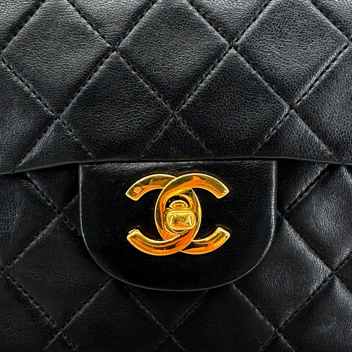 CHANEL VINTAGE CLASSIC FLAP SMALL CHAIN SHOULDER BAG BLACK LAMB SKIN 90297516