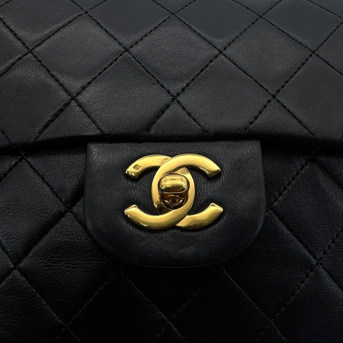 CHANEL VINTAGE CLASSIC FLAP SMALL CHAIN SHOULDER BAG BLACK LAMB SKIN 90297517