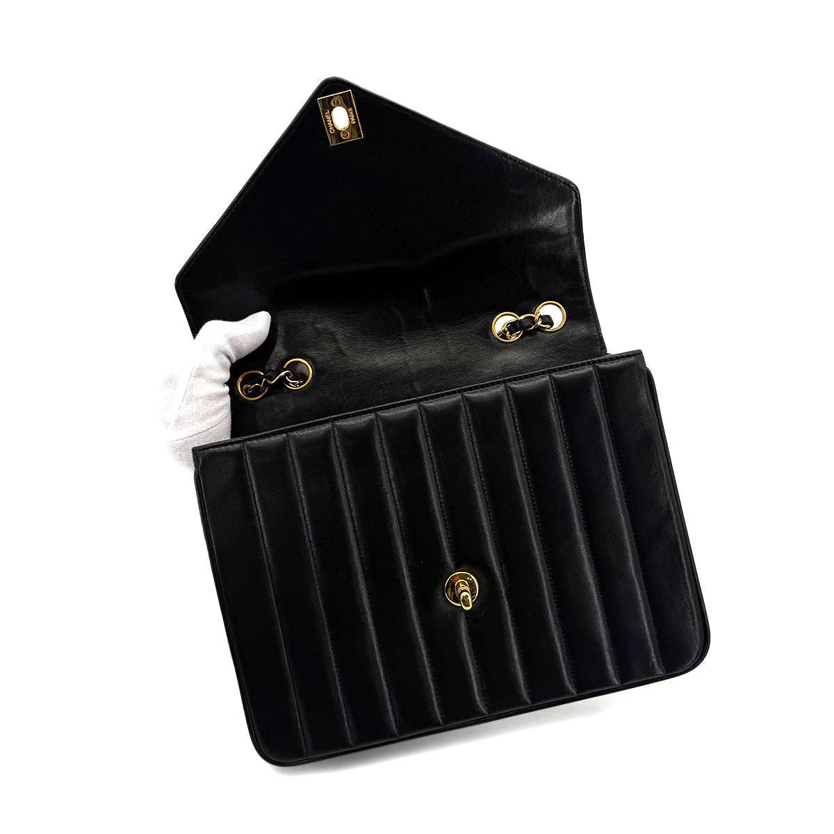 CHANEL VINTAGE V STITCH BLACK CHAIN SHOULDER BAG LAMB SKIN 90298165