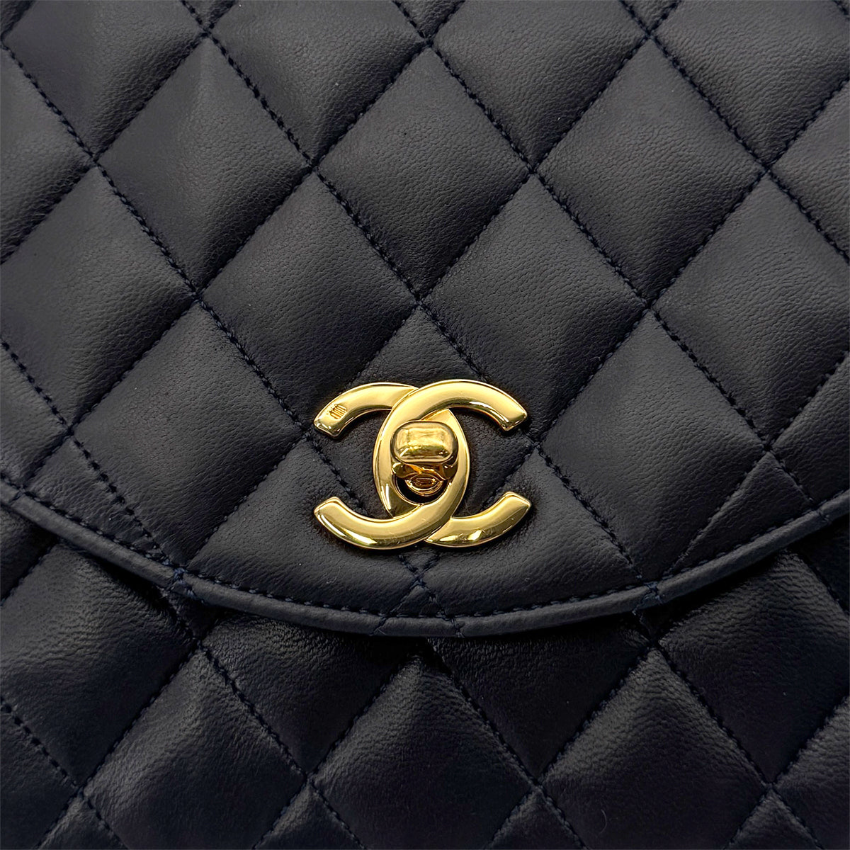 CHANEL VINTAGE MATELASSE HALF MOON CHAIN SHOULDER BAG NAVY LAMB SKIN 90300010