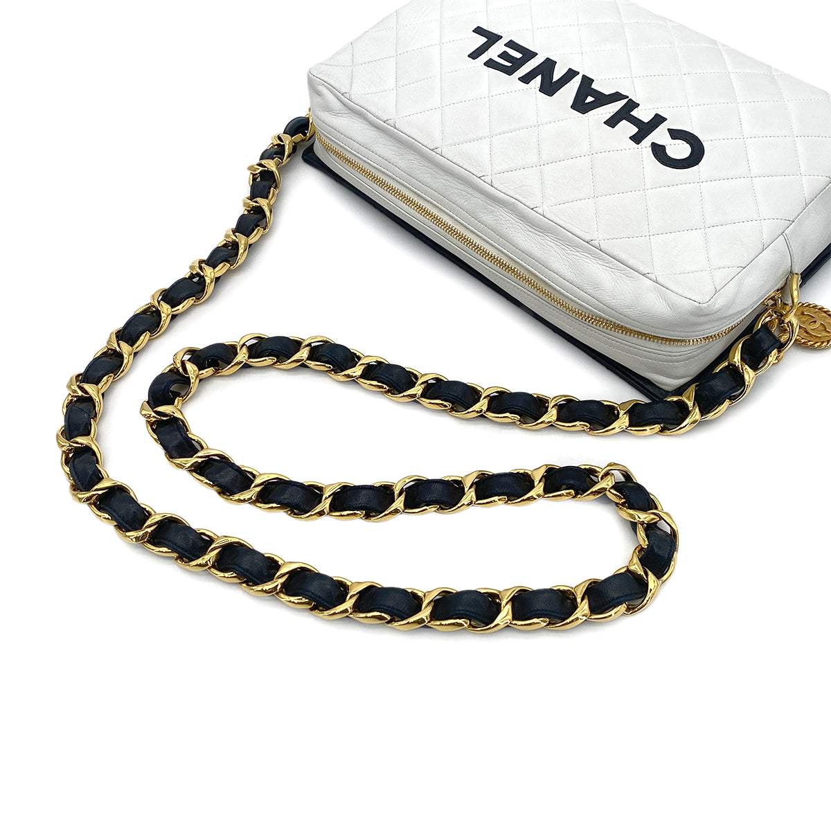 CHANEL VINTAGE MATELASSE CHAIN SHOULDER BAG WHITE BLACK LAMB SKIN 90301637