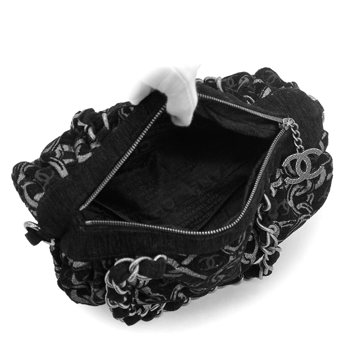 CHANEL VINTAGE CHAIN HAND BAG BLACK CANVAS 90301650