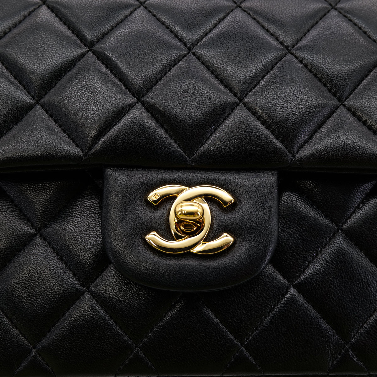 CHANEL VINTAGE CLASSIC FLAP MEDIUM CHAIN SHOULDER BAG BLACK LAMB SKIN 90301747