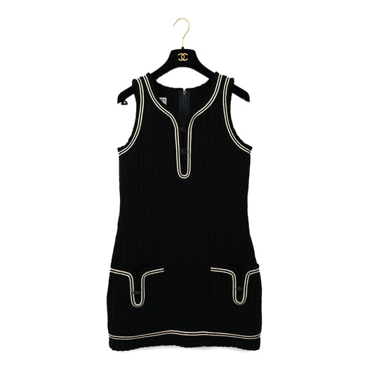 CHANEL SPORTS LINE COCO BUTTON SLEEVELESS DRESS BLACK WHITE WOOL 38 07A RTW 90302397