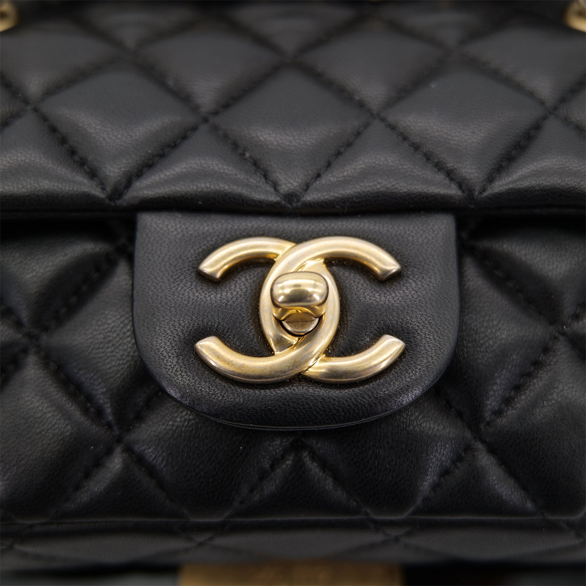 CHANEL 2014 COLLECTION PRIVEE FRAMED MINI MATELLASSE CHAIN SHOULDER BAG BLACK LAMB SKIN PLASTIC 90302568