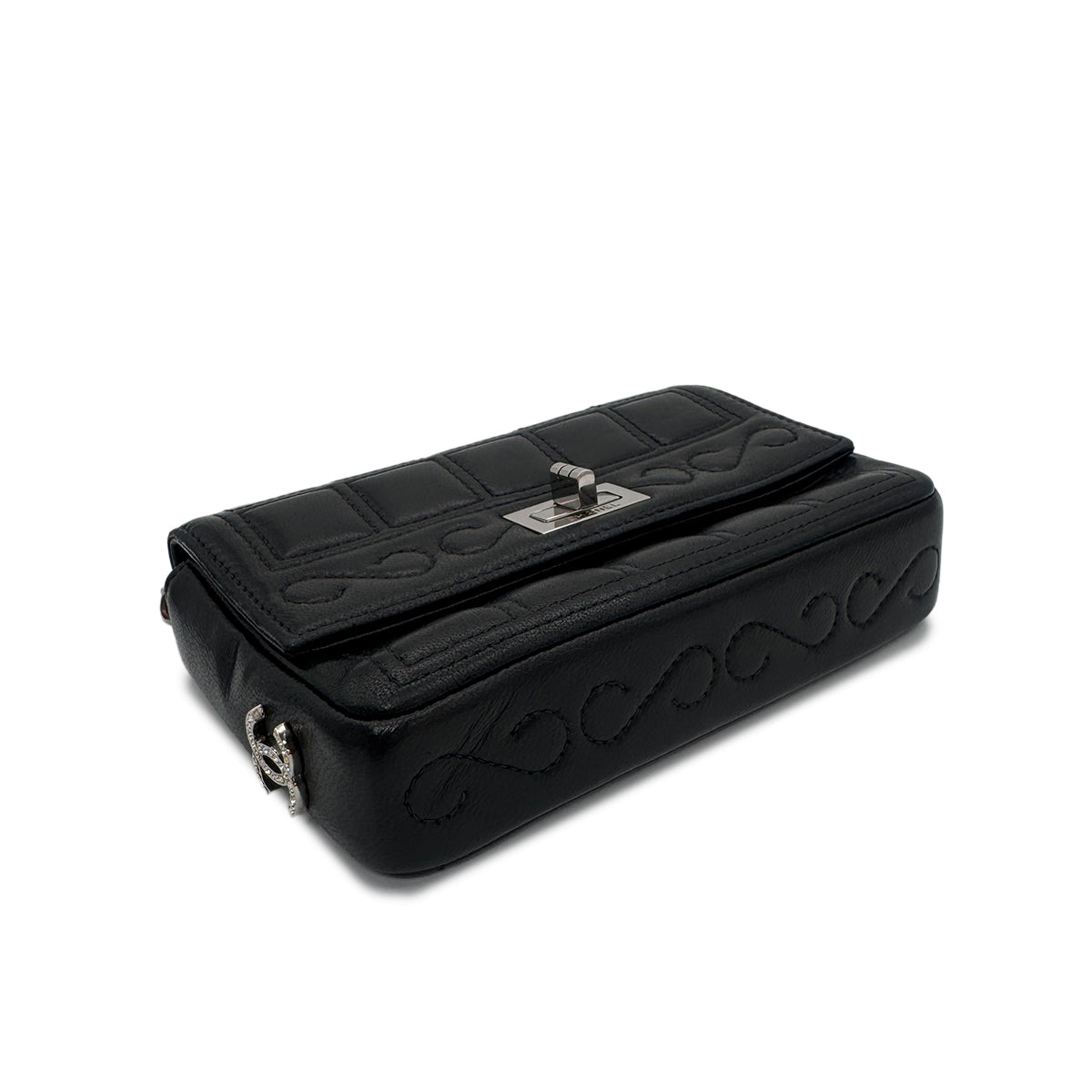 CHANEL VINTAGE 2.55 CHOCOLATE BAR MINI CHAIN SHOULDER BAG BLACK LAMB SKIN 90303020