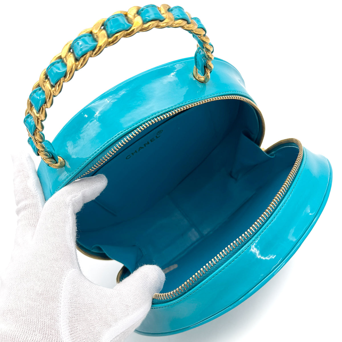 CHANEL VINTAGE ROUND VANITY HAND BAG BLUE ENAMEL 90269214